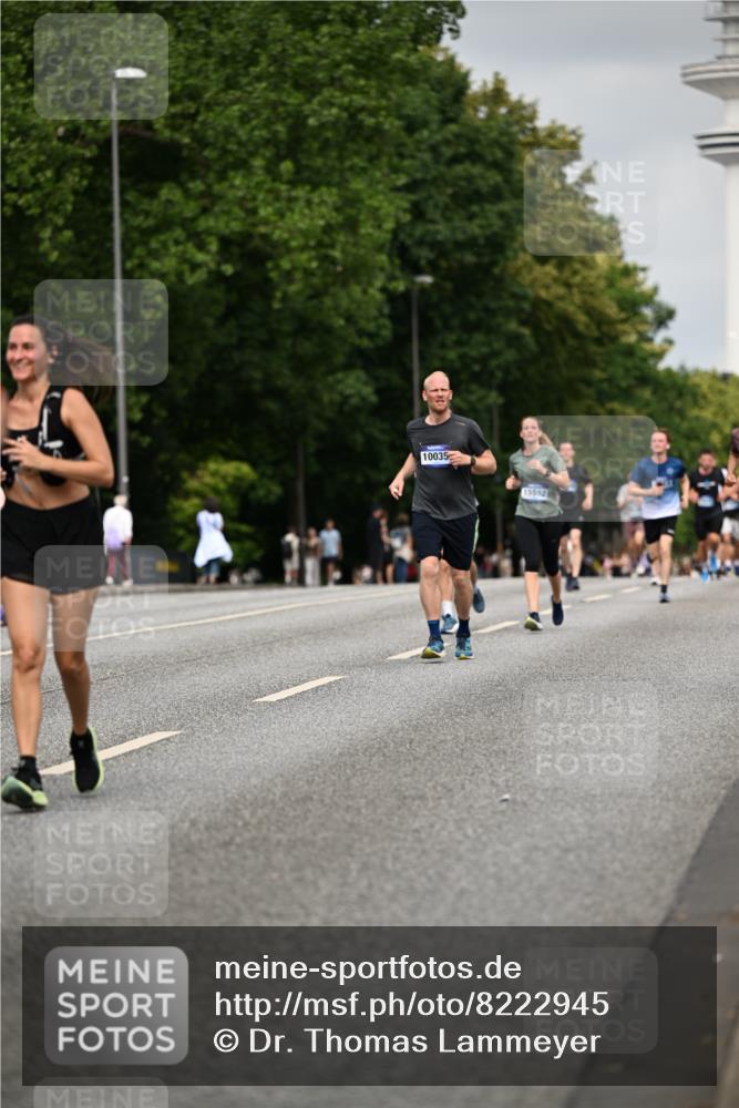 29.06.2025 - hella hamburg halbmarathon Dr. Thomas Lammeyer http://msf.ph/oto/8222945 29.06.2025 10:13:04 Kennedybrücke 1823, 2427, 3762, 4592, 4859, 6674, 7198, 9297, 9718, 9823, 9951, 9958, 10035, 10092, 10194, 10609, 10857 meine-sportfotos.de