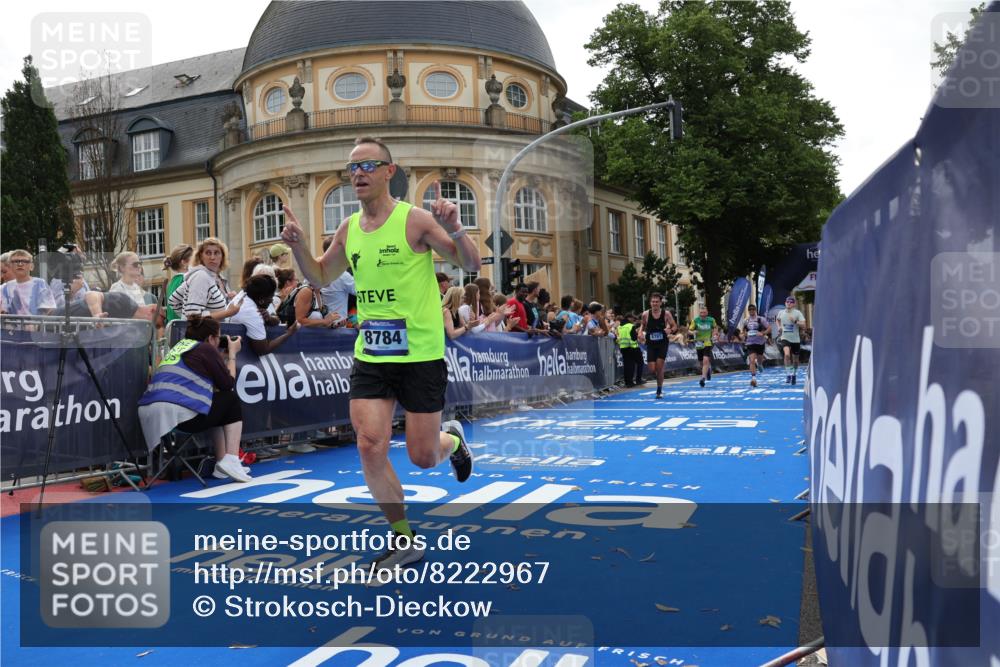 29.06.2025 - hella hamburg halbmarathon Strokosch-Dieckow http://msf.ph/oto/8222967 29.06.2025 10:29:36 Ziel 2021, 2180, 6781, 7186, 8784, 9137, 10790, 16818, 18422, 18699, 19204 meine-sportfotos.de