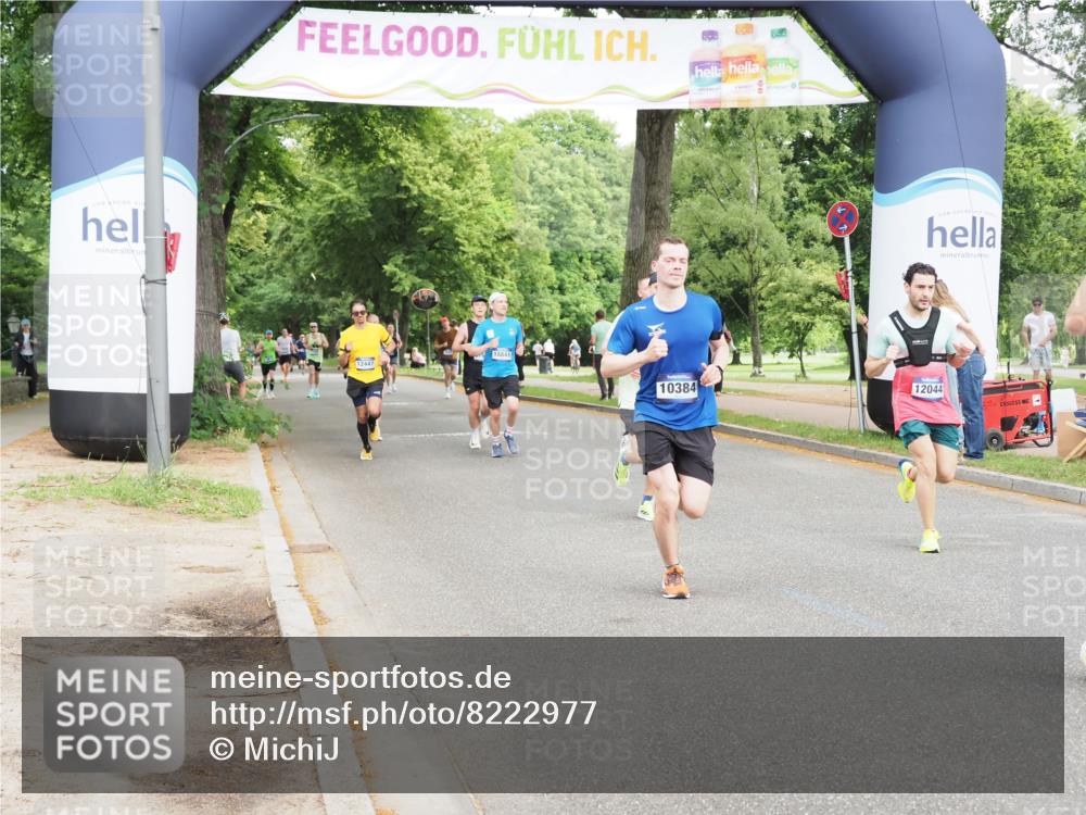 29.06.2025 - hella hamburg halbmarathon MichiJ http://msf.ph/oto/8222977 29.06.2025 10:24:42 Zwischen KM18-KM19 3809, 6704, 10384, 11120, 12044, 12447, 13798, 14622, 15348, 15415, 15931, 17691, 18237 meine-sportfotos.de