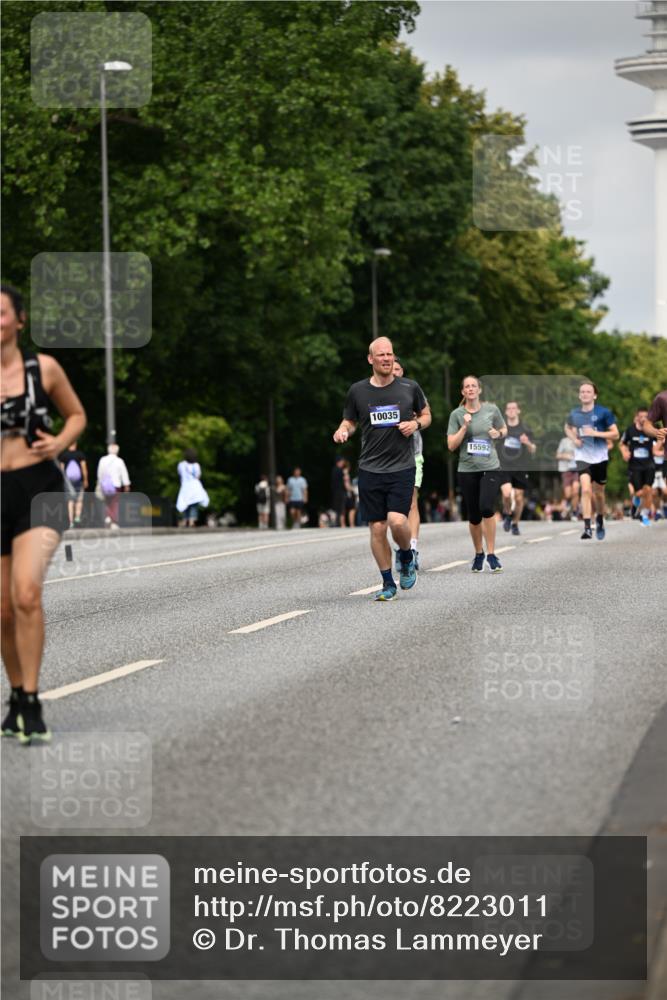 29.06.2025 - hella hamburg halbmarathon Dr. Thomas Lammeyer http://msf.ph/oto/8223011 29.06.2025 10:13:04 Kennedybrücke 1823, 2427, 3762, 4592, 4859, 6674, 7198, 9297, 9718, 9823, 9951, 9958, 10035, 10092, 10194, 10609, 10857 meine-sportfotos.de