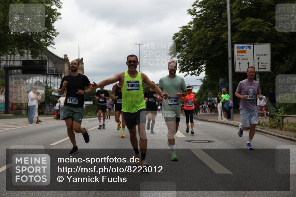 29.06.2025 - hella hamburg halbmarathon Yannick Fuchs http://msf.ph/oto/8223012 29.06.2025 10:46:12 20KM 2287, 2397, 2595, 4140, 4557, 4837, 5032, 5093, 5116, 5399, 5482, 6390, 7130, 7312, 7409, 7724, 7732, 8139, 8661, 8977, 9082, 9093, 9145, 9876, 10115, 11459, 11551, 12367, 12580, 13047, 13051, 13327, 14122, 14300, 14561, 15001, 15275, 15356, 15427, 15506, 15727, 15829, 15831, 16003, 16179, 16357, 16591, 17997, 18801, 18982 meine-sportfotos.de