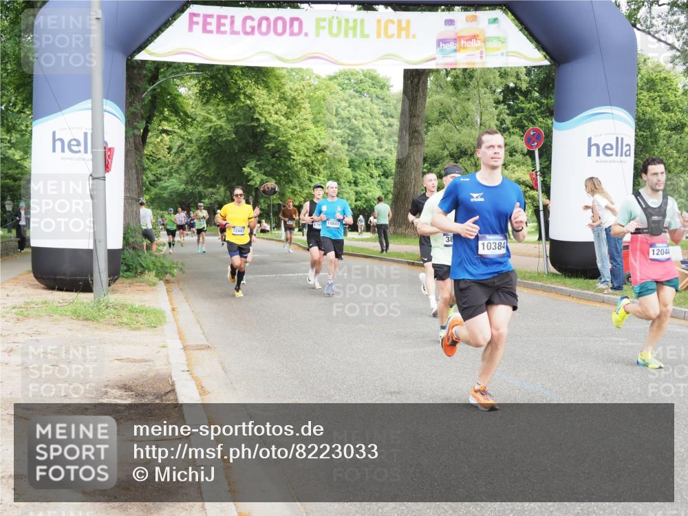 29.06.2025 - hella hamburg halbmarathon MichiJ http://msf.ph/oto/8223033 29.06.2025 10:24:42 Zwischen KM18-KM19 3809, 6704, 10384, 11120, 12044, 12447, 13798, 14622, 15348, 15415, 15931, 17691, 18237 meine-sportfotos.de