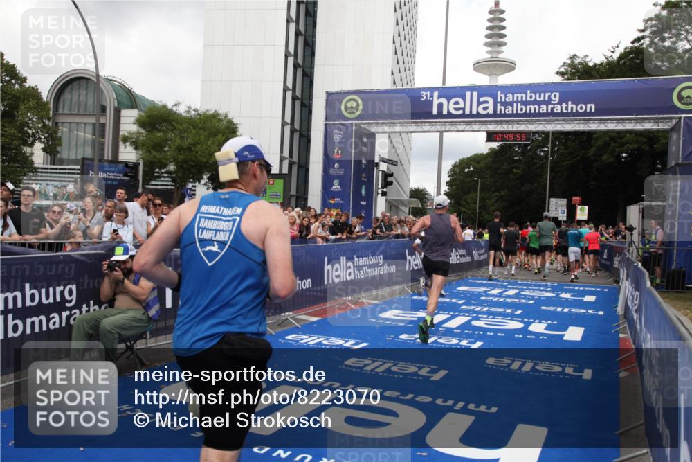 29.06.2025 - hella hamburg halbmarathon Michael Strokosch http://msf.ph/oto/8223070 29.06.2025 10:49:54 Ziel 4017, 5460, 6125, 8455, 9126, 9200, 9551, 9597, 9723, 9924, 11975, 13159, 13463, 14794, 16800, 17753, 19109, 19122 meine-sportfotos.de