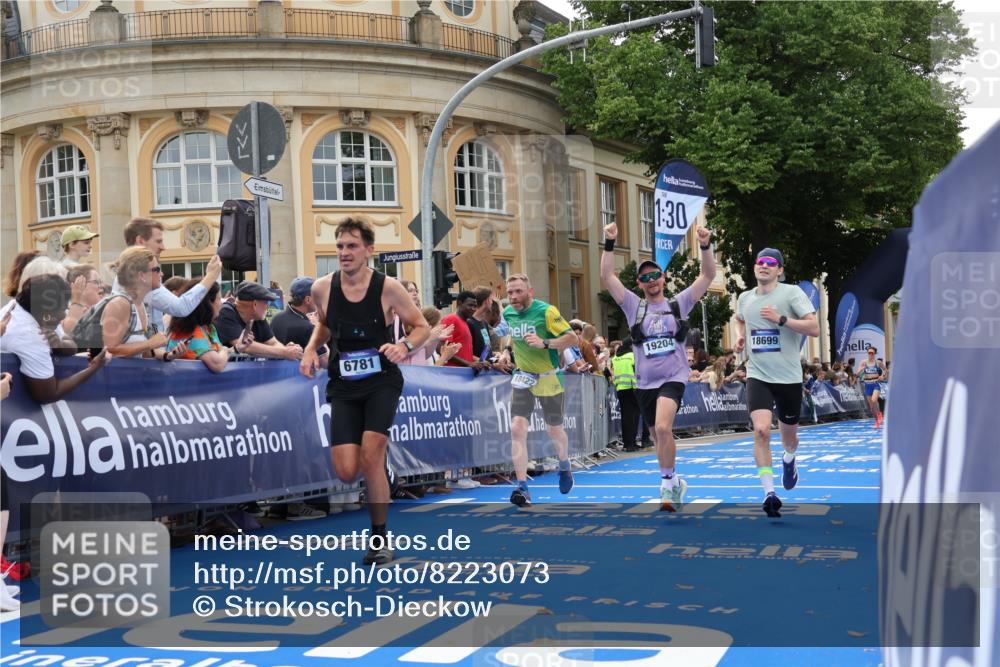 29.06.2025 - hella hamburg halbmarathon Strokosch-Dieckow http://msf.ph/oto/8223073 29.06.2025 10:29:38 Ziel 6781, 7186, 8784, 13374, 16818, 18422, 18699, 19204 meine-sportfotos.de