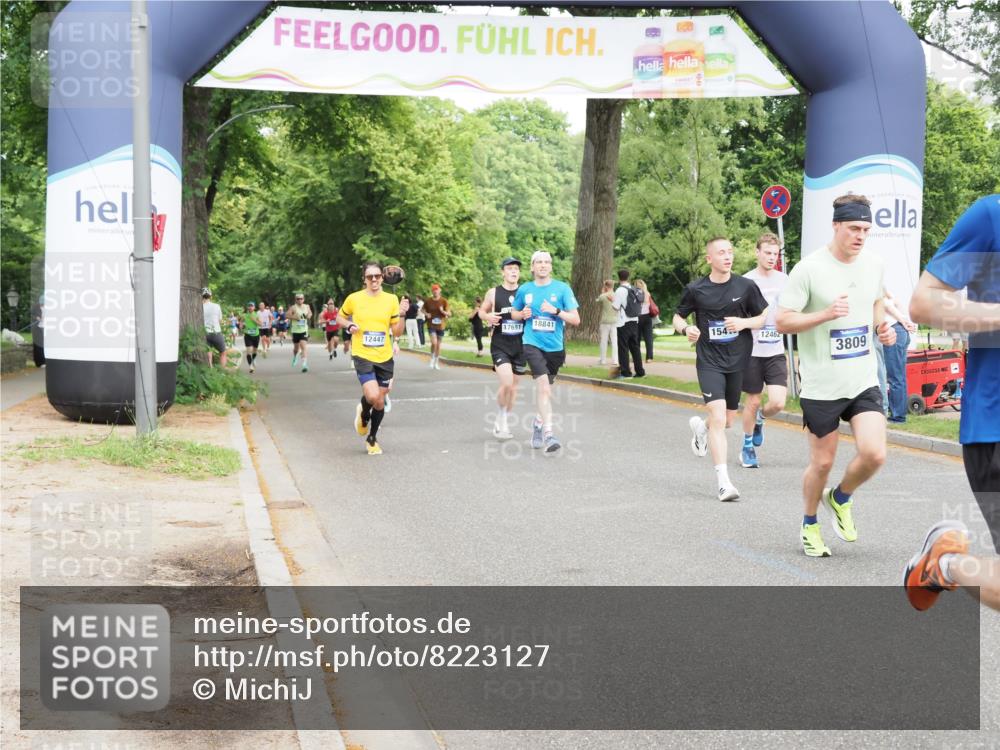 29.06.2025 - hella hamburg halbmarathon MichiJ http://msf.ph/oto/8223127 29.06.2025 10:24:43 Zwischen KM18-KM19 3809, 10384, 10877, 11120, 12044, 12447, 12462, 13798, 14622, 15348, 15415, 15931, 17691, 18237, 18841 meine-sportfotos.de