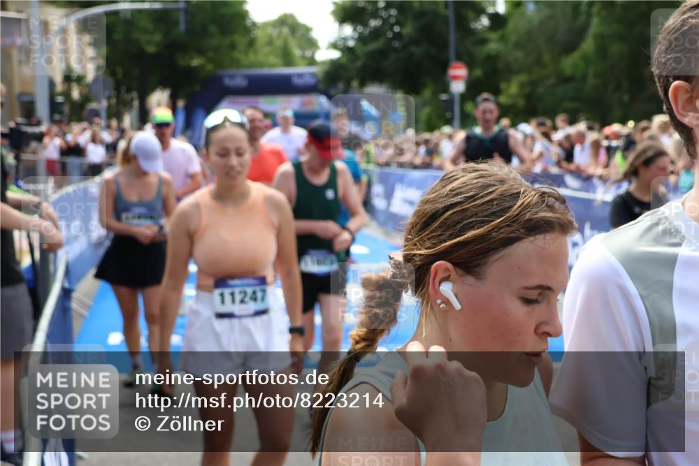 29.06.2025 - hella hamburg halbmarathon Zöllner http://msf.ph/oto/8223214 29.06.2025 11:27:23 Ziel 3781, 4350, 5584, 5793, 8124, 9062, 10039, 11603, 11610, 14496, 14810, 16240, 16999, 17034, 17853, 18943, 19012 meine-sportfotos.de