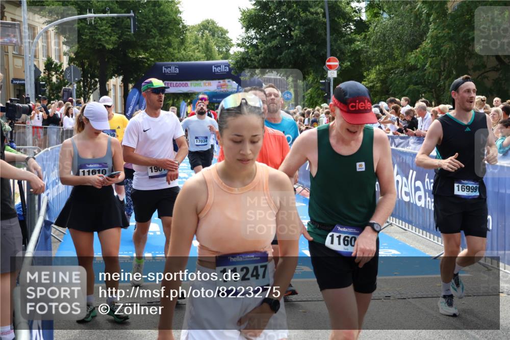 29.06.2025 - hella hamburg halbmarathon Zöllner http://msf.ph/oto/8223275 29.06.2025 11:27:24 Ziel 4350, 5584, 5793, 8124, 9062, 10039, 14496, 14810, 16240, 16999, 17034, 17853, 18943 meine-sportfotos.de
