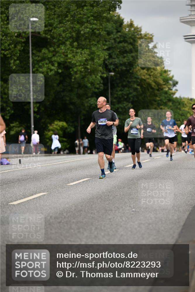 29.06.2025 - hella hamburg halbmarathon Dr. Thomas Lammeyer http://msf.ph/oto/8223293 29.06.2025 10:13:05 Kennedybrücke 1823, 2427, 3762, 4592, 4859, 6674, 7198, 9297, 9823, 9951, 9958, 10035, 10092, 10194, 10609, 10857 meine-sportfotos.de