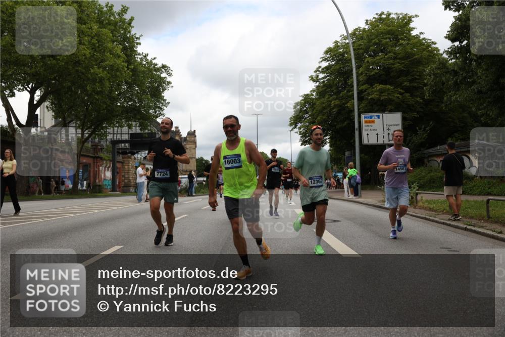 29.06.2025 - hella hamburg halbmarathon Yannick Fuchs http://msf.ph/oto/8223295 29.06.2025 10:46:13 20KM 2287, 2397, 2595, 4140, 4557, 4837, 5032, 5093, 5116, 5399, 5482, 6390, 6562, 7130, 7312, 7409, 7724, 7732, 8139, 8661, 8977, 9082, 9093, 9145, 9876, 10115, 11459, 11551, 12367, 12580, 13047, 13051, 13327, 14122, 14300, 14561, 15001, 15275, 15356, 15427, 15506, 15727, 15829, 15831, 16003, 16179, 16357, 16591, 18801 meine-sportfotos.de