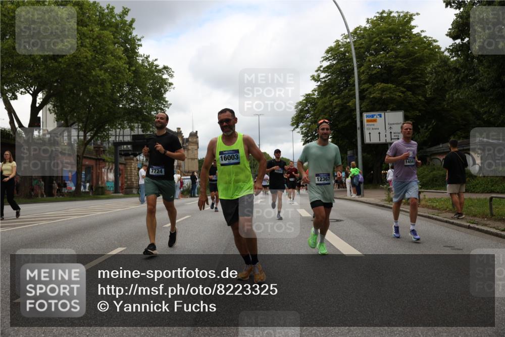 29.06.2025 - hella hamburg halbmarathon Yannick Fuchs http://msf.ph/oto/8223325 29.06.2025 10:46:13 20KM 2287, 2397, 2595, 4140, 4557, 4837, 5032, 5093, 5116, 5399, 5482, 6390, 6562, 7130, 7312, 7409, 7724, 7732, 8139, 8661, 8977, 9082, 9093, 9145, 9876, 10115, 11459, 11551, 12367, 12580, 13047, 13051, 13327, 14122, 14300, 14561, 15001, 15275, 15356, 15427, 15506, 15727, 15829, 15831, 16003, 16179, 16357, 16591, 18801 meine-sportfotos.de
