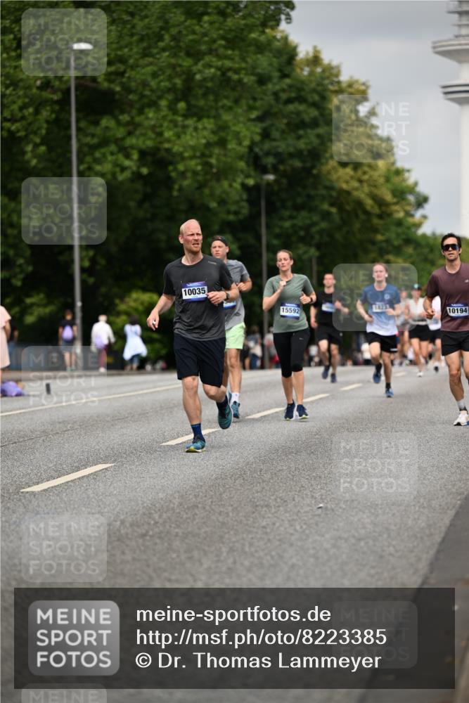 29.06.2025 - hella hamburg halbmarathon Dr. Thomas Lammeyer http://msf.ph/oto/8223385 29.06.2025 10:13:06 Kennedybrücke 1823, 2427, 3762, 4592, 4859, 6674, 7198, 9297, 9823, 9951, 9958, 10035, 10092, 10194, 10609, 10857 meine-sportfotos.de