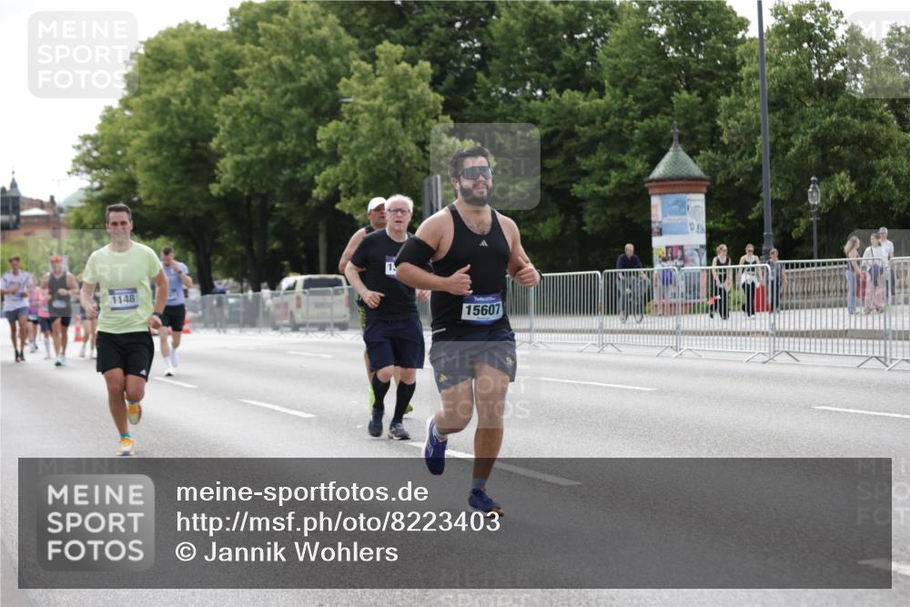 29.06.2025 - hella hamburg halbmarathon Jannik Wohlers http://msf.ph/oto/8223403 29.06.2025 10:27:29 Lombardsbrücke 1148, 2080, 3389, 5177, 5847, 6632, 7497, 7978, 9567, 9688, 11692, 11739, 12780, 12823, 13043, 13860, 15607, 15608, 16569, 16804, 16838, 18301, 18626 meine-sportfotos.de