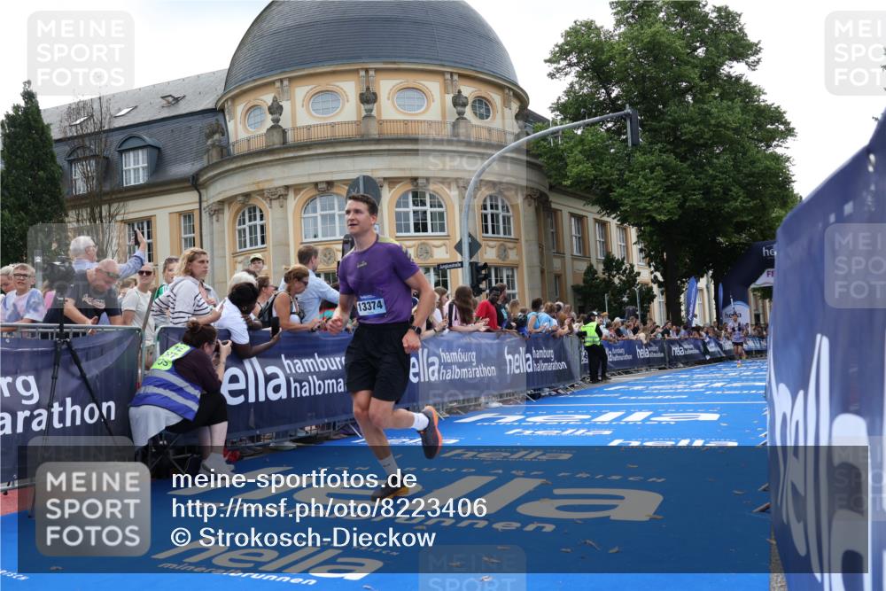 29.06.2025 - hella hamburg halbmarathon Strokosch-Dieckow http://msf.ph/oto/8223406 29.06.2025 10:29:47 Ziel 13374, 19202 meine-sportfotos.de