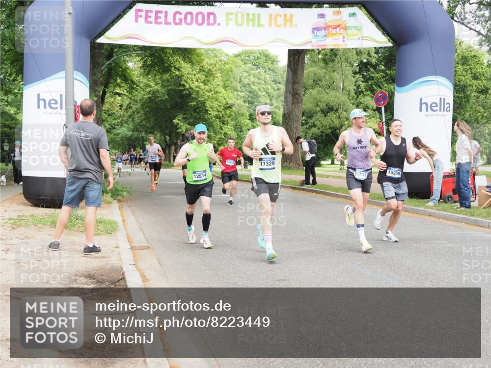 29.06.2025 - hella hamburg halbmarathon MichiJ http://msf.ph/oto/8223449 29.06.2025 10:24:50 Zwischen KM18-KM19 3843, 10877, 12447, 12462, 12514, 15701, 15959, 17691, 18841 meine-sportfotos.de