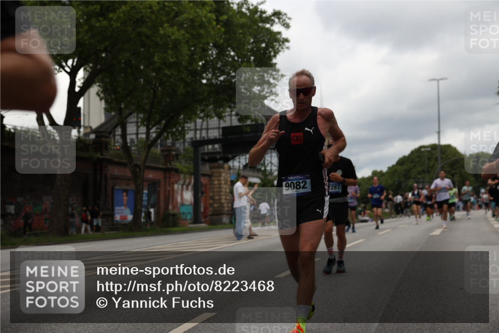 29.06.2025 - hella hamburg halbmarathon Yannick Fuchs http://msf.ph/oto/8223468 29.06.2025 10:46:14 20KM 2287, 2595, 4140, 4557, 4558, 4837, 5032, 5093, 5116, 5399, 5482, 6390, 6561, 6562, 7130, 7312, 7409, 7724, 7732, 8139, 8661, 8977, 9082, 9093, 9145, 9876, 10115, 11459, 11551, 12367, 13047, 13051, 13327, 14122, 14300, 14561, 15001, 15275, 15427, 15506, 15690, 15727, 15829, 15831, 16003, 16179, 16357, 16591, 18801 meine-sportfotos.de