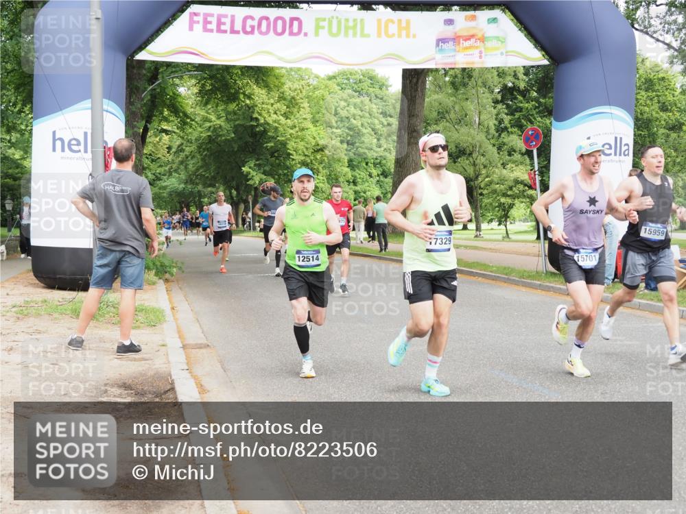 29.06.2025 - hella hamburg halbmarathon MichiJ http://msf.ph/oto/8223506 29.06.2025 10:24:50 Zwischen KM18-KM19 3843, 10877, 12447, 12462, 12514, 15701, 15959, 17691, 18841 meine-sportfotos.de