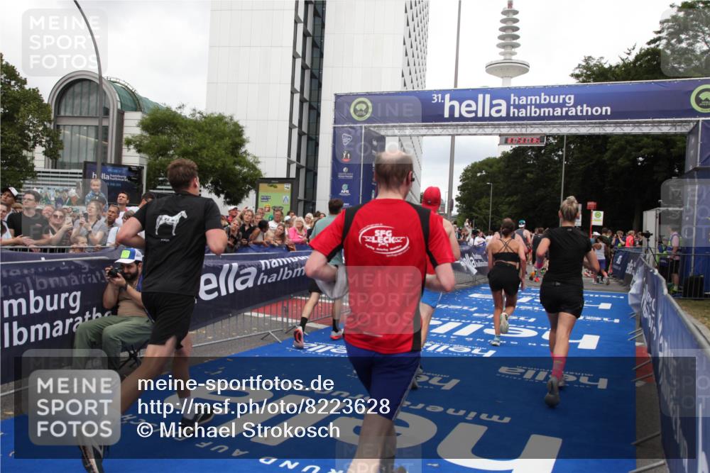 29.06.2025 - hella hamburg halbmarathon Michael Strokosch http://msf.ph/oto/8223628 29.06.2025 10:50:05 Ziel 1216, 1321, 2020, 3692, 3852, 7100, 7657, 8454, 9031, 9213, 9303, 12271, 12733, 13225, 13758, 16403, 16716, 16732, 18884, 19112 meine-sportfotos.de