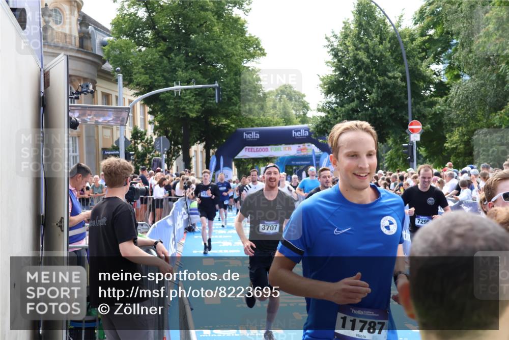 29.06.2025 - hella hamburg halbmarathon Zöllner http://msf.ph/oto/8223695 29.06.2025 11:27:46 Ziel 1115, 2010, 2505, 3185, 3571, 3707, 4198, 4373, 7295, 7375, 8433, 8538, 9716, 10013, 12319, 12958, 14803, 15456, 18070, 18071 meine-sportfotos.de