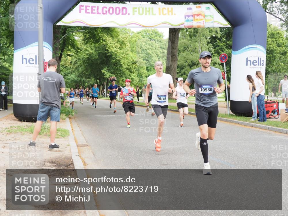 29.06.2025 - hella hamburg halbmarathon MichiJ http://msf.ph/oto/8223719 29.06.2025 10:24:54 Zwischen KM18-KM19 3843, 12514, 14875, 15701, 15959, 16119, 18259 meine-sportfotos.de