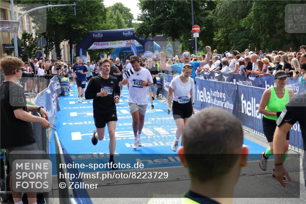 29.06.2025 - hella hamburg halbmarathon Zöllner http://msf.ph/oto/8223729 29.06.2025 11:27:48 Ziel 1115, 2010, 2505, 3185, 3571, 4164, 4198, 4373, 8433, 8538, 9716, 12319, 12958, 14803, 15456, 15481 meine-sportfotos.de