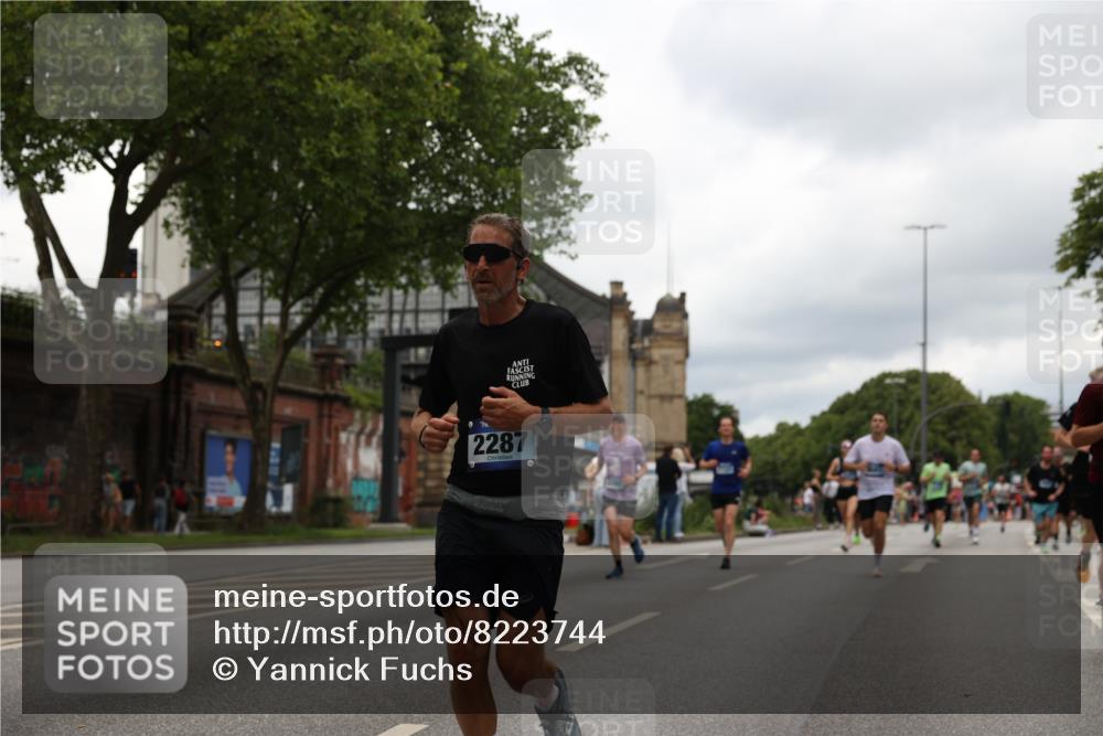 29.06.2025 - hella hamburg halbmarathon Yannick Fuchs http://msf.ph/oto/8223744 29.06.2025 10:46:16 20KM 2287, 2595, 4140, 4557, 4558, 4837, 5032, 5093, 5116, 5378, 5399, 5482, 6164, 6390, 6561, 6562, 7130, 7312, 7409, 7724, 7732, 7896, 8139, 8661, 8720, 8977, 9082, 9093, 9145, 9876, 10115, 11459, 12367, 13047, 13051, 13327, 14122, 14300, 14561, 15001, 15144, 15275, 15427, 15506, 15690, 15829, 16003, 16179, 16357, 18801 meine-sportfotos.de