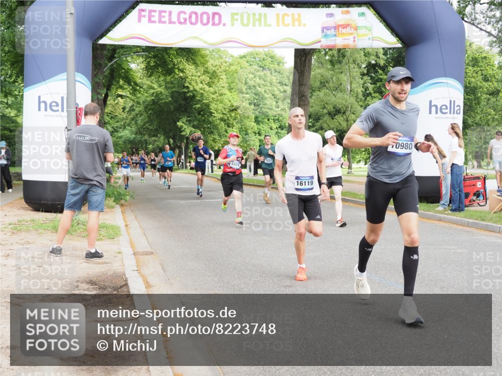 29.06.2025 - hella hamburg halbmarathon MichiJ http://msf.ph/oto/8223748 29.06.2025 10:24:55 Zwischen KM18-KM19 3843, 12488, 12514, 14875, 15701, 15959, 16119, 18259 meine-sportfotos.de