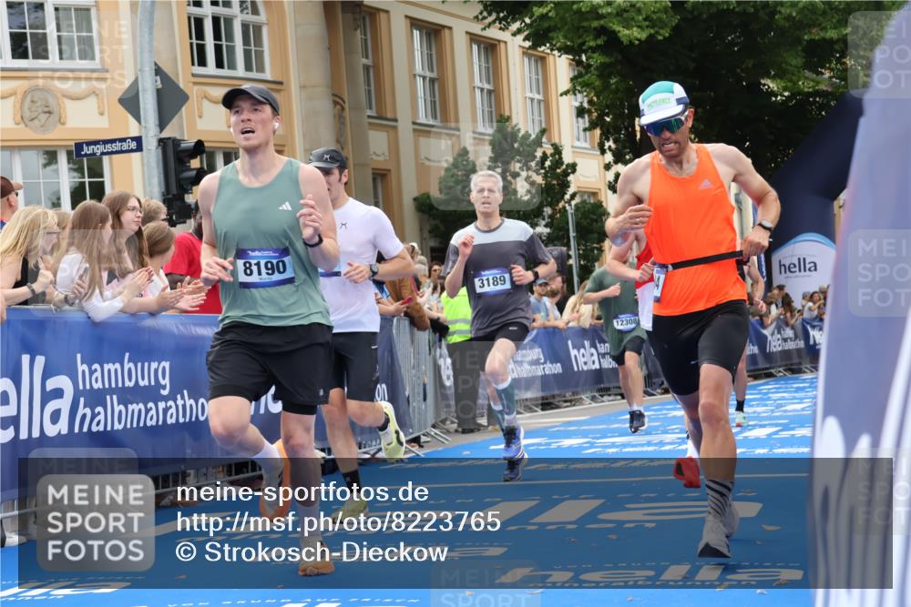 29.06.2025 - hella hamburg halbmarathon Strokosch-Dieckow http://msf.ph/oto/8223765 29.06.2025 10:30:05 Ziel 1758, 2689, 3189, 8190, 8323, 9634, 10270, 12308, 15507, 15672, 17768 meine-sportfotos.de