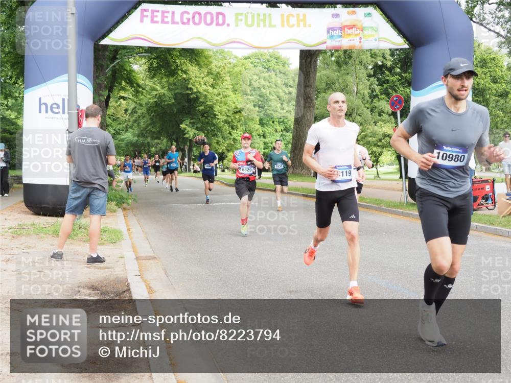 29.06.2025 - hella hamburg halbmarathon MichiJ http://msf.ph/oto/8223794 29.06.2025 10:24:55 Zwischen KM18-KM19 3843, 12488, 12514, 14875, 15701, 15959, 16119, 18259 meine-sportfotos.de
