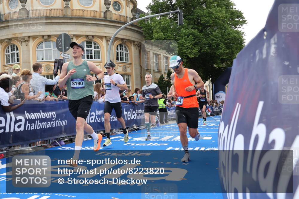 29.06.2025 - hella hamburg halbmarathon Strokosch-Dieckow http://msf.ph/oto/8223820 29.06.2025 10:30:05 Ziel 1758, 2689, 3189, 8190, 8323, 9634, 10270, 12308, 15507, 15672, 17768 meine-sportfotos.de