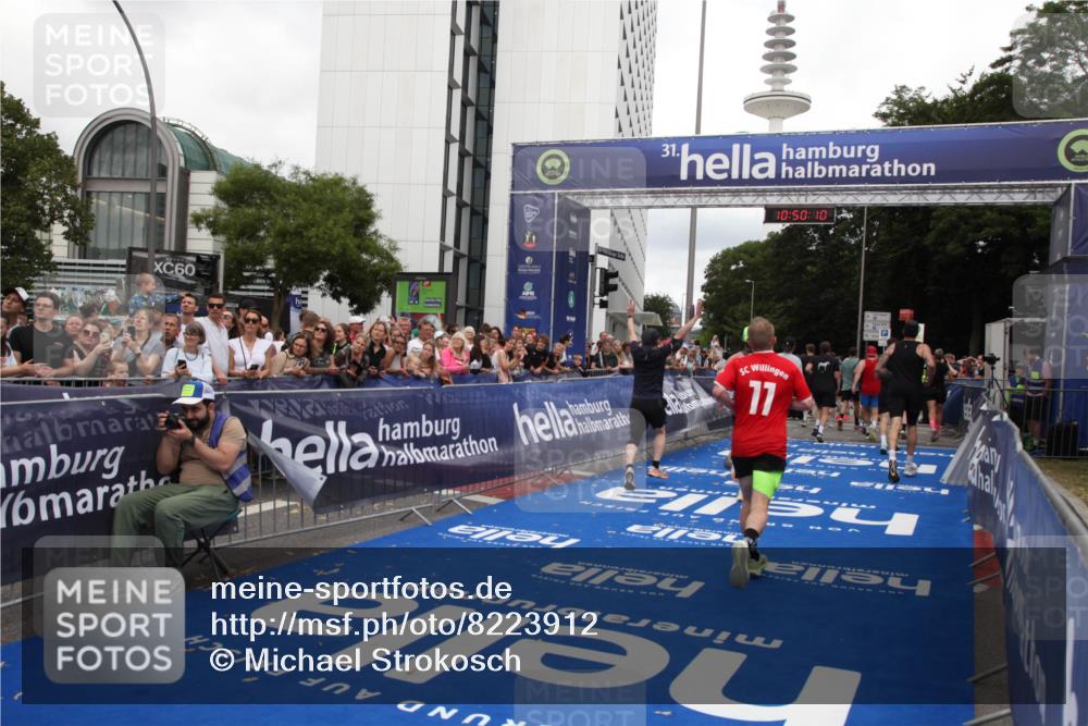 29.06.2025 - hella hamburg halbmarathon Michael Strokosch http://msf.ph/oto/8223912 29.06.2025 10:50:09 Ziel 1216, 1321, 1507, 2020, 3562, 7100, 7657, 8313, 9031, 9213, 9303, 9965, 12203, 12271, 13225, 13282, 13758, 14257, 16403, 18228, 18657, 18658, 18884, 19112 meine-sportfotos.de
