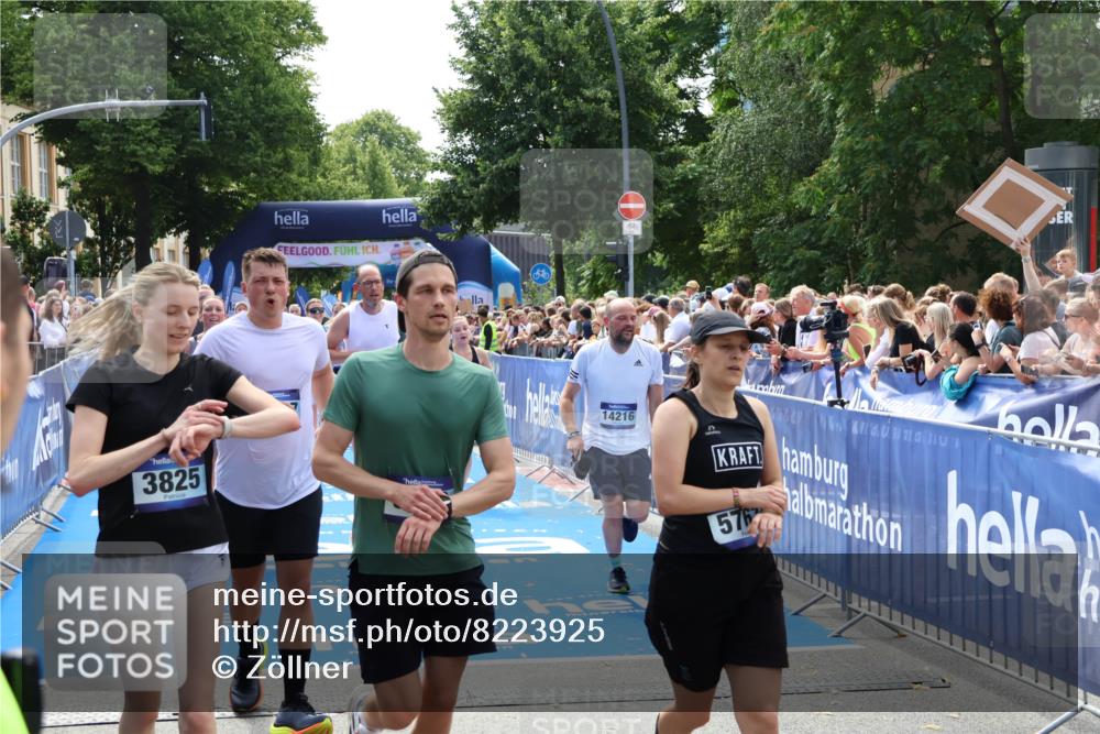 29.06.2025 - hella hamburg halbmarathon Zöllner http://msf.ph/oto/8223925 29.06.2025 11:27:59 Ziel 1836, 2526, 3424, 3579, 3822, 3825, 3826, 4349, 4924, 5290, 5767, 7348, 9807, 10354, 11046, 12710, 12874, 14216, 14347, 16920, 17068, 17224, 17857, 18503 meine-sportfotos.de