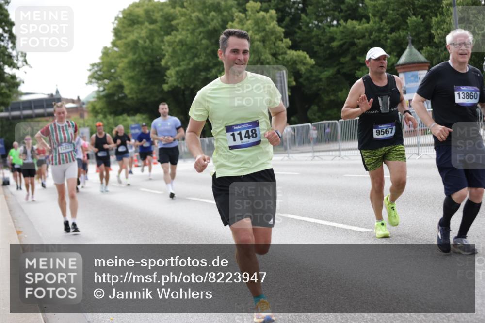 29.06.2025 - hella hamburg halbmarathon Jannik Wohlers http://msf.ph/oto/8223947 29.06.2025 10:27:31 Lombardsbrücke 1148, 2080, 5177, 5847, 6632, 7497, 9567, 9688, 11692, 11739, 12780, 12823, 12842, 13043, 13678, 13860, 15607, 15608, 16569, 16804, 18301, 18626 meine-sportfotos.de