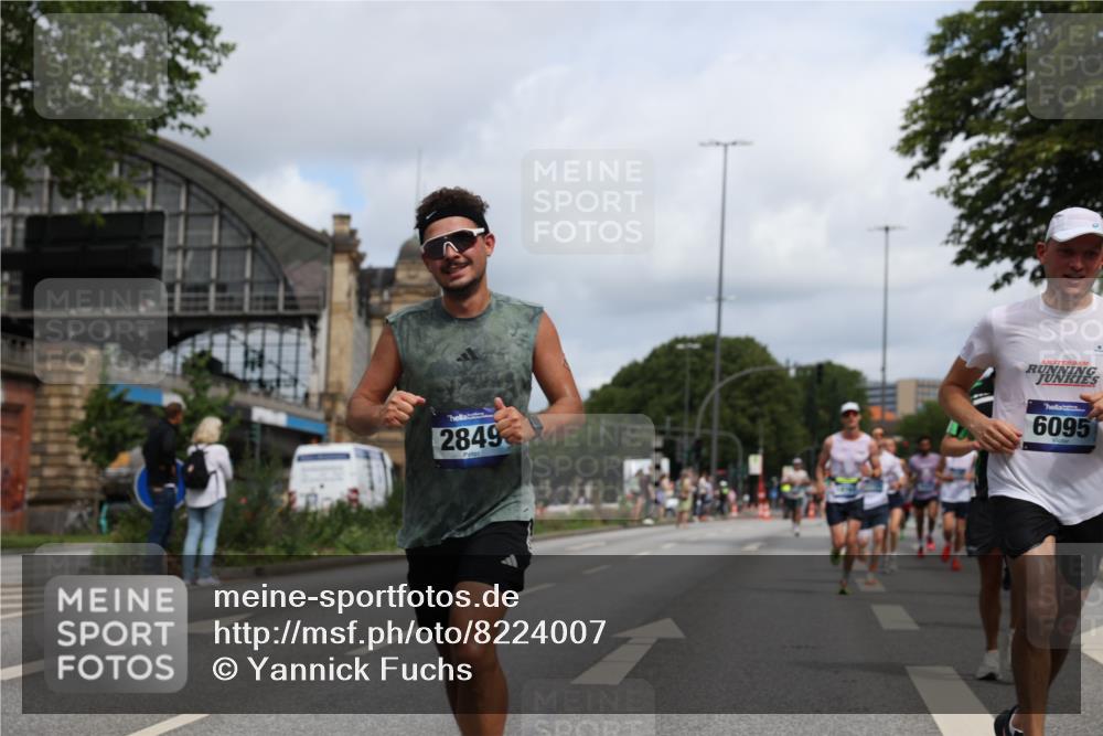 29.06.2025 - hella hamburg halbmarathon Yannick Fuchs http://msf.ph/oto/8224007 29.06.2025 10:33:15 20KM 1710, 2262, 2296, 2719, 2849, 2980, 3014, 3431, 4148, 5091, 5248, 6095, 6682, 6684, 7110, 8091, 9403, 10218, 11049, 11055, 11281, 11282, 11379, 12137, 12915, 13755, 13800, 14905, 15372, 16075, 16280, 17154, 17623, 17646, 17722, 18761, 19004, 19151 meine-sportfotos.de