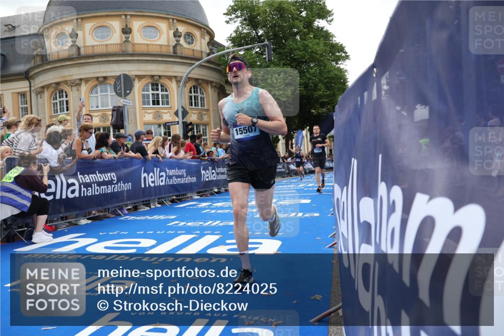 29.06.2025 - hella hamburg halbmarathon Strokosch-Dieckow http://msf.ph/oto/8224025 29.06.2025 10:30:09 Ziel 1758, 2689, 3189, 8190, 8323, 9634, 10270, 12308, 12691, 15507, 17768 meine-sportfotos.de