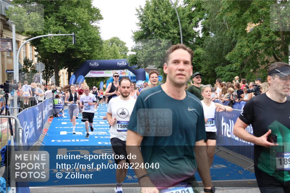 29.06.2025 - hella hamburg halbmarathon Zöllner http://msf.ph/oto/8224040 29.06.2025 10:52:42 Ziel 2346, 2670, 3952, 3999, 5116, 6561, 6562, 7475, 9739, 9869, 10115, 11459, 11689, 12450, 12482, 13051, 14122, 15001, 18982 meine-sportfotos.de