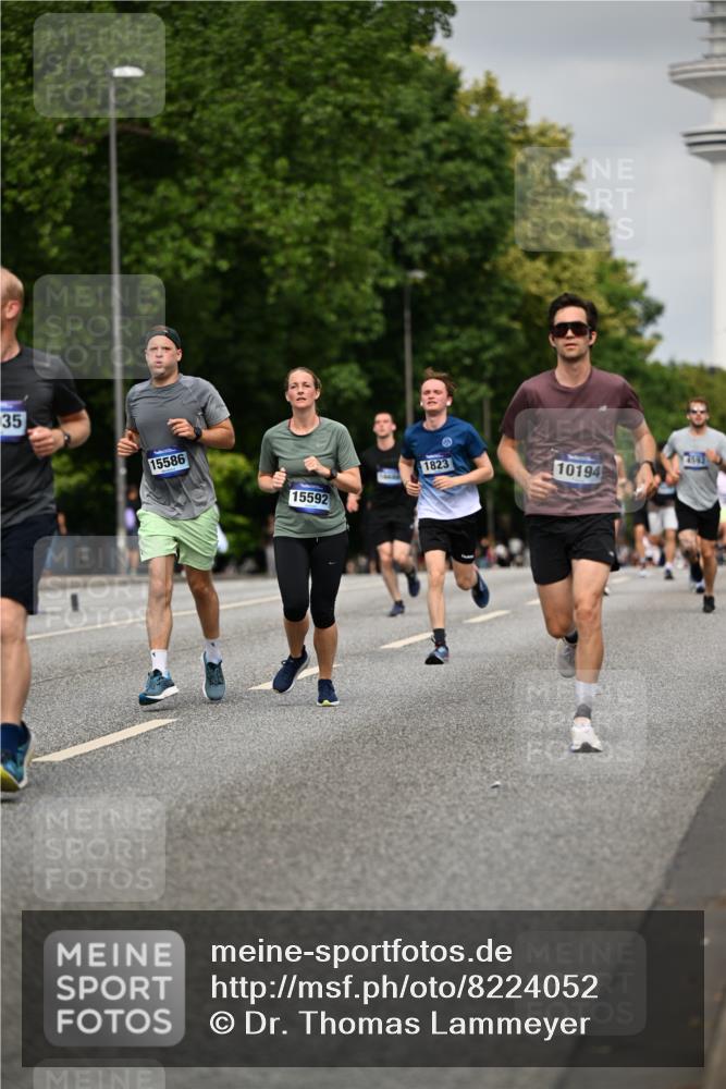 29.06.2025 - hella hamburg halbmarathon Dr. Thomas Lammeyer http://msf.ph/oto/8224052 29.06.2025 10:13:09 Kennedybrücke 1823, 2427, 3762, 4592, 4859, 7081, 7198, 9297, 9306, 9823, 9951, 9958, 10035, 10092, 10194, 10609 meine-sportfotos.de