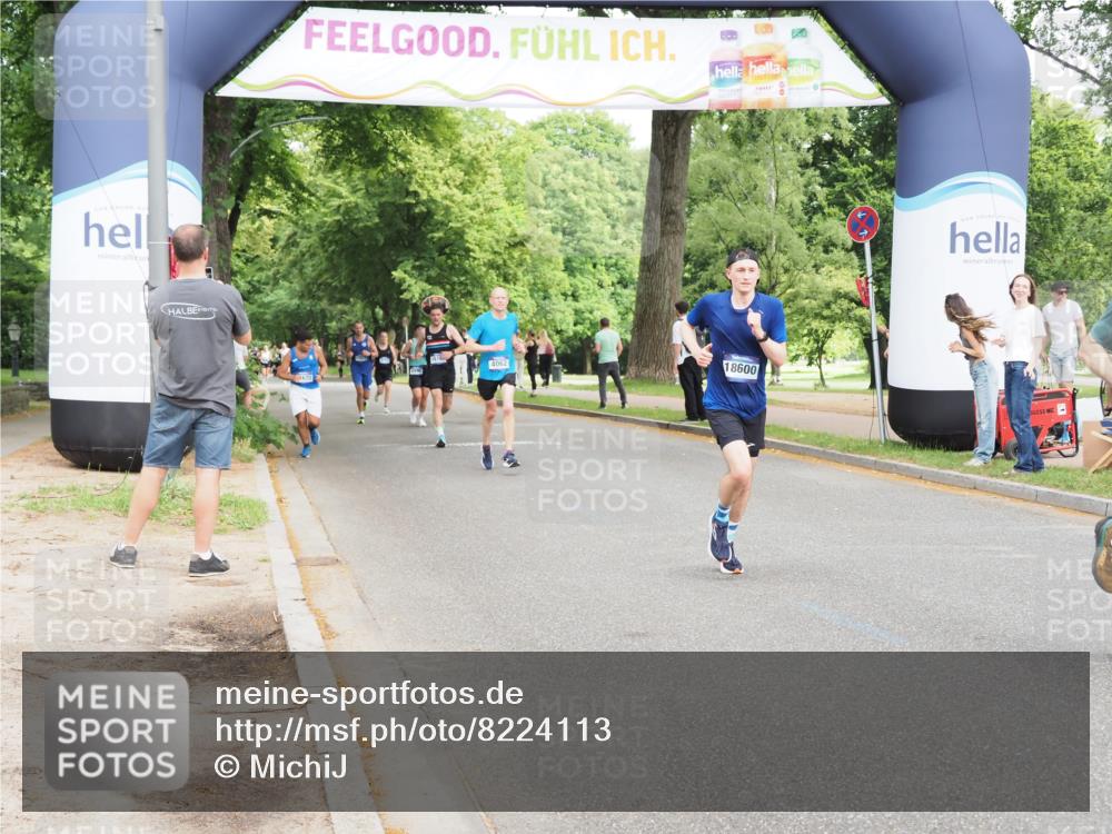 29.06.2025 - hella hamburg halbmarathon MichiJ http://msf.ph/oto/8224113 29.06.2025 10:24:58 Zwischen KM18-KM19 6829, 7831, 12488, 14875, 16119, 18259, 18600 meine-sportfotos.de