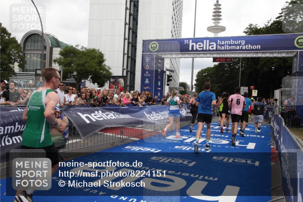 29.06.2025 - hella hamburg halbmarathon Michael Strokosch http://msf.ph/oto/8224151 29.06.2025 10:50:13 Ziel 1119, 1216, 1507, 3296, 3562, 7176, 8313, 9031, 9303, 9965, 10371, 11607, 12203, 12235, 13282, 14257, 18228, 18657, 18658 meine-sportfotos.de