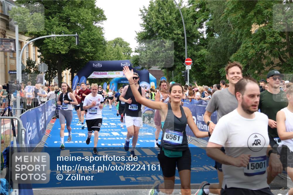 29.06.2025 - hella hamburg halbmarathon Zöllner http://msf.ph/oto/8224161 29.06.2025 10:52:43 Ziel 2287, 2346, 2670, 3952, 3999, 5116, 6561, 6562, 7475, 9739, 9869, 10115, 11459, 11689, 12450, 12482, 13051, 14122, 15001, 16467 meine-sportfotos.de