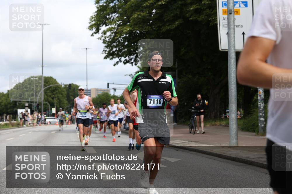 29.06.2025 - hella hamburg halbmarathon Yannick Fuchs http://msf.ph/oto/8224171 29.06.2025 10:33:16 20KM 1164, 1710, 2262, 2296, 2719, 2849, 2980, 3014, 3136, 3431, 4148, 5091, 5248, 6095, 6682, 6684, 7110, 8091, 9403, 10218, 11049, 11055, 11281, 11282, 11379, 12137, 12915, 13755, 13800, 14905, 15372, 16075, 16280, 17154, 17623, 17646, 17722, 18761, 19004, 19151 meine-sportfotos.de