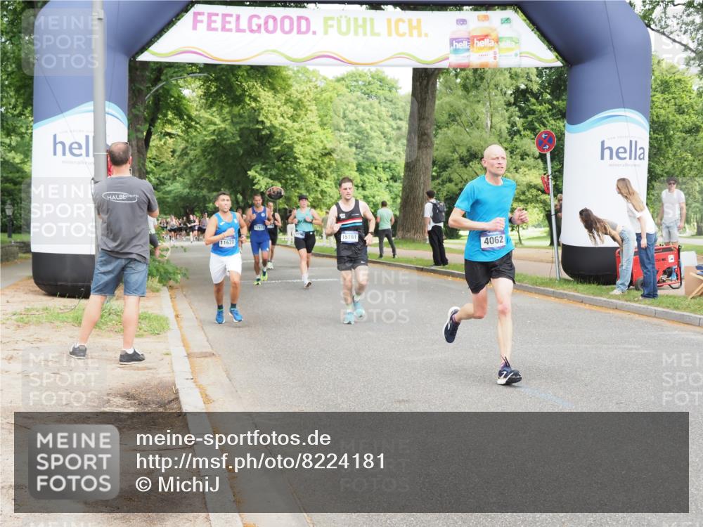 29.06.2025 - hella hamburg halbmarathon MichiJ http://msf.ph/oto/8224181 29.06.2025 10:25:01 Zwischen KM18-KM19 4062, 6829, 6990, 7831, 12488, 18600 meine-sportfotos.de