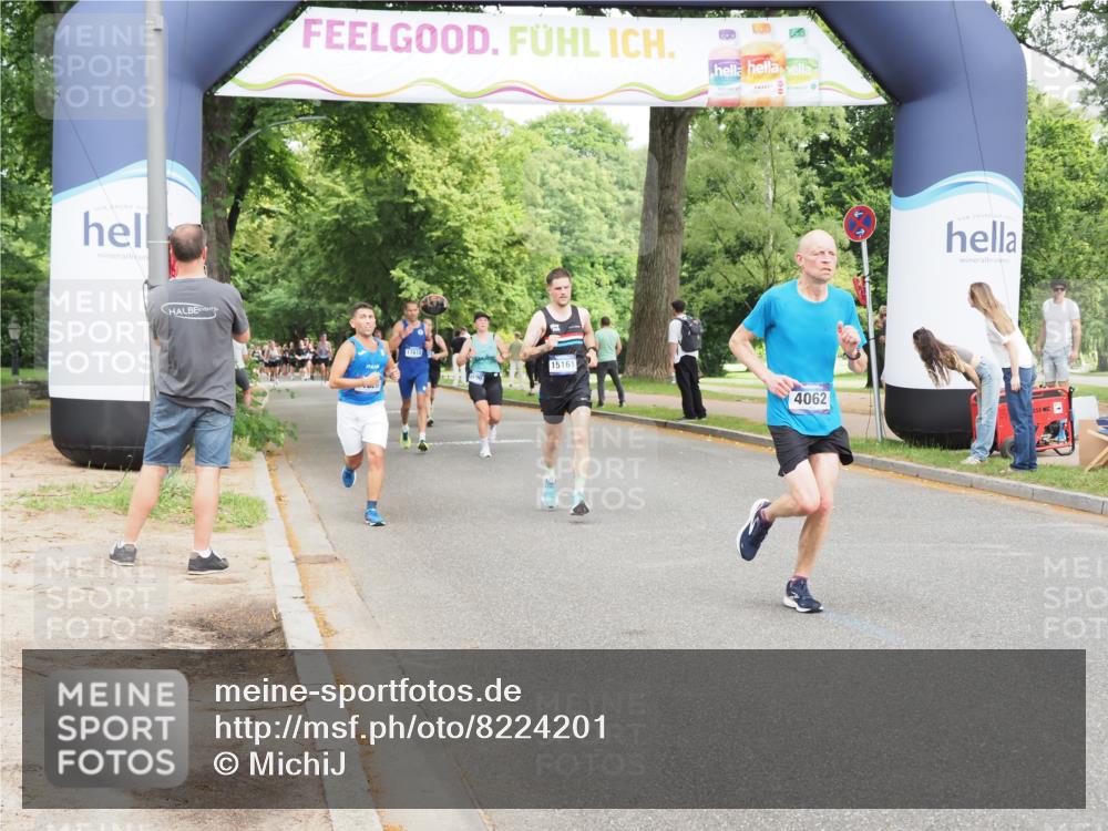 29.06.2025 - hella hamburg halbmarathon MichiJ http://msf.ph/oto/8224201 29.06.2025 10:25:01 Zwischen KM18-KM19 4062, 6829, 6990, 7831, 12488, 18600 meine-sportfotos.de