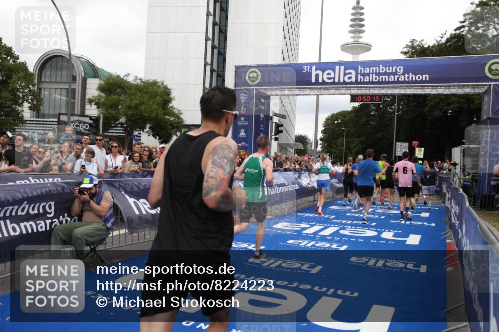 29.06.2025 - hella hamburg halbmarathon Michael Strokosch http://msf.ph/oto/8224223 29.06.2025 10:50:14 Ziel 1119, 1507, 3296, 3562, 7176, 8313, 9031, 9303, 9965, 10371, 11607, 12203, 12235, 13282, 14257, 15620, 18228, 18657, 18658 meine-sportfotos.de