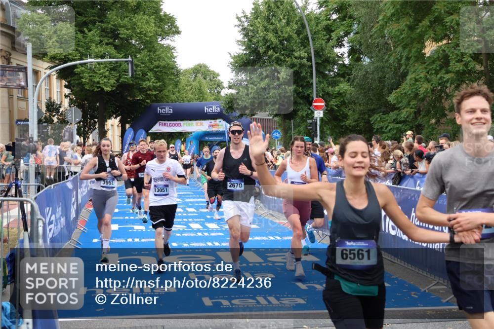 29.06.2025 - hella hamburg halbmarathon Zöllner http://msf.ph/oto/8224236 29.06.2025 10:52:44 Ziel 2287, 2346, 2670, 3952, 3999, 5116, 7475, 9869, 10115, 11459, 11689, 12450, 12482, 13051, 14122, 16467, 18331 meine-sportfotos.de