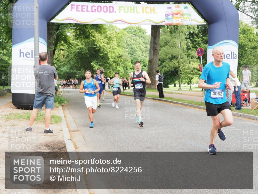 29.06.2025 - hella hamburg halbmarathon MichiJ http://msf.ph/oto/8224256 29.06.2025 10:25:01 Zwischen KM18-KM19 4062, 6829, 6990, 7831, 12488, 18600 meine-sportfotos.de