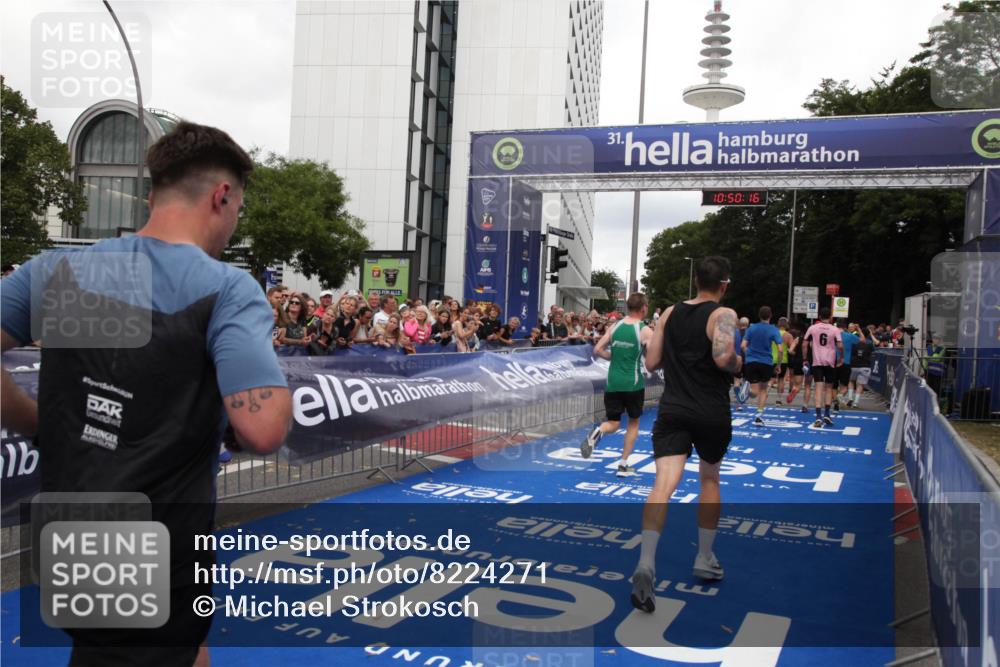 29.06.2025 - hella hamburg halbmarathon Michael Strokosch http://msf.ph/oto/8224271 29.06.2025 10:50:14 Ziel 1119, 1507, 3296, 3562, 7176, 8313, 9031, 9303, 9965, 10371, 11607, 12203, 12235, 13282, 14257, 15620, 18228, 18657, 18658 meine-sportfotos.de