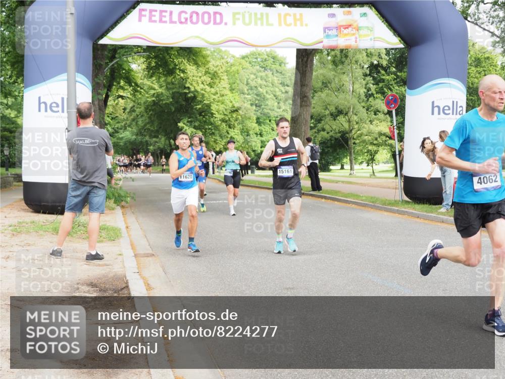 29.06.2025 - hella hamburg halbmarathon MichiJ http://msf.ph/oto/8224277 29.06.2025 10:25:01 Zwischen KM18-KM19 4062, 6829, 6990, 7831, 12488, 18600 meine-sportfotos.de