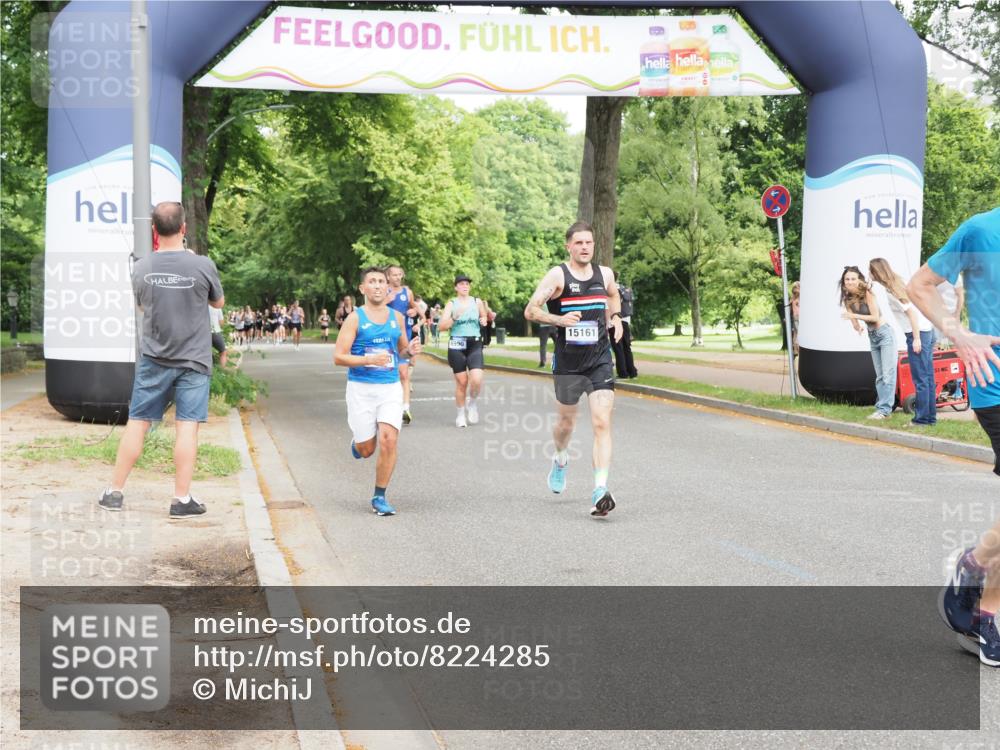 29.06.2025 - hella hamburg halbmarathon MichiJ http://msf.ph/oto/8224285 29.06.2025 10:25:01 Zwischen KM18-KM19 4062, 6829, 6990, 7831, 12488, 18600 meine-sportfotos.de