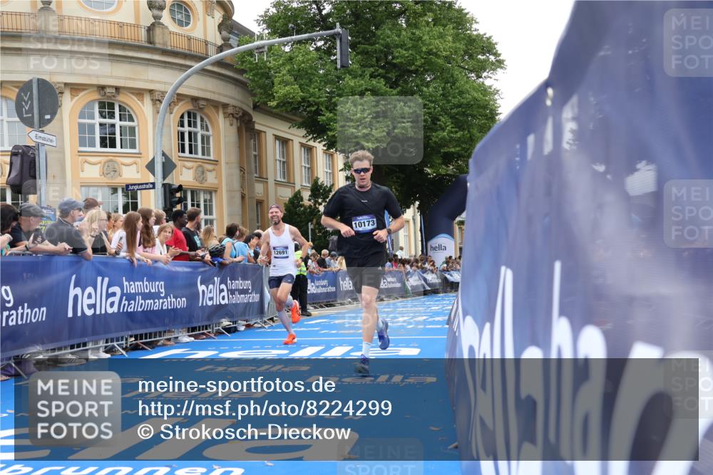 29.06.2025 - hella hamburg halbmarathon Strokosch-Dieckow http://msf.ph/oto/8224299 29.06.2025 10:30:19 Ziel 10173, 12691 meine-sportfotos.de