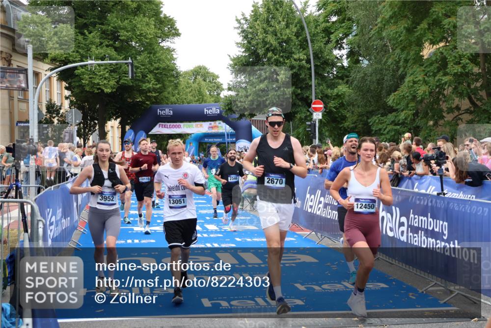 29.06.2025 - hella hamburg halbmarathon Zöllner http://msf.ph/oto/8224303 29.06.2025 10:52:44 Ziel 2287, 2346, 2670, 3952, 3999, 5116, 7475, 9869, 10115, 11459, 11689, 12450, 12482, 13051, 14122, 16467, 18331 meine-sportfotos.de